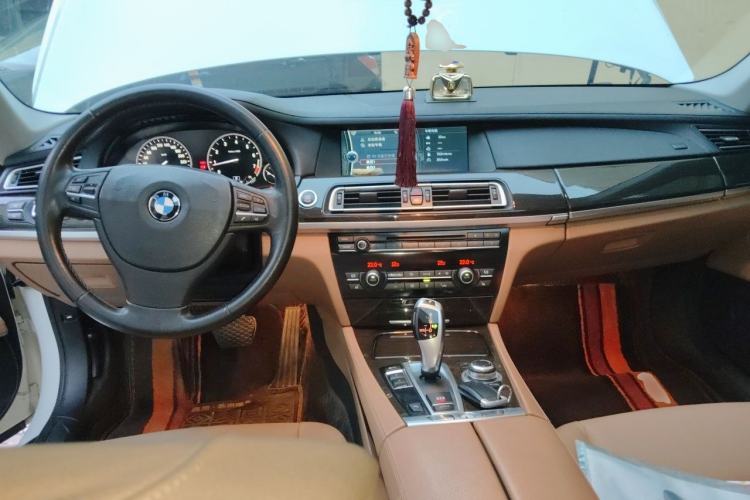 Used BMW 7 Series 2011 730Li Elegant Model Center Console
