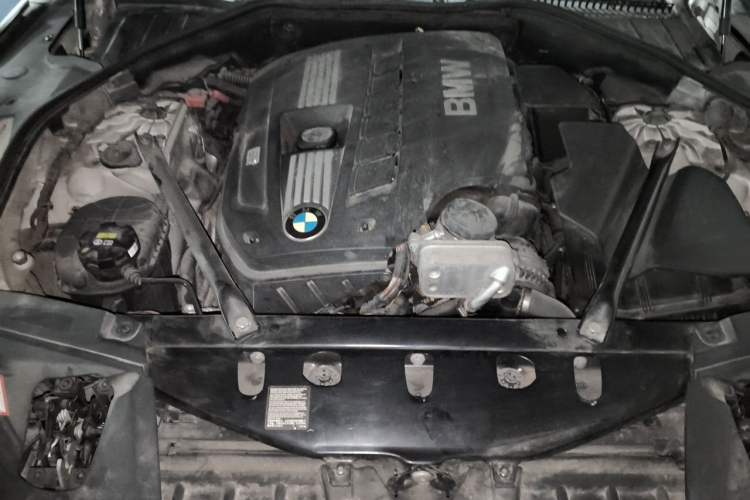 Used BMW 7 Series 2011 730Li Elegant Model Engine Bay