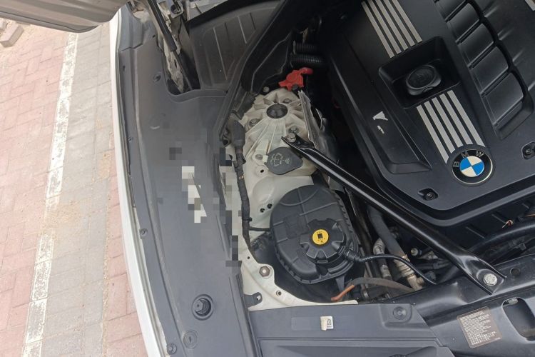 Used BMW 7 Series 2011 730Li Elegant Model Engine Bay Right