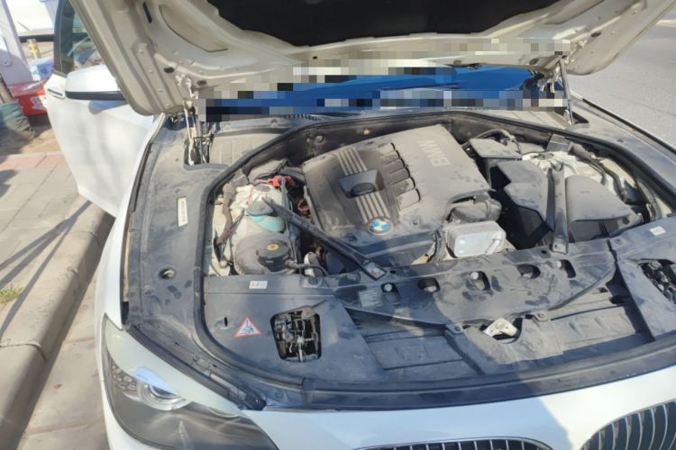 Used BMW 7 Series 2011 730Li Elegant Model Engine Bay Right