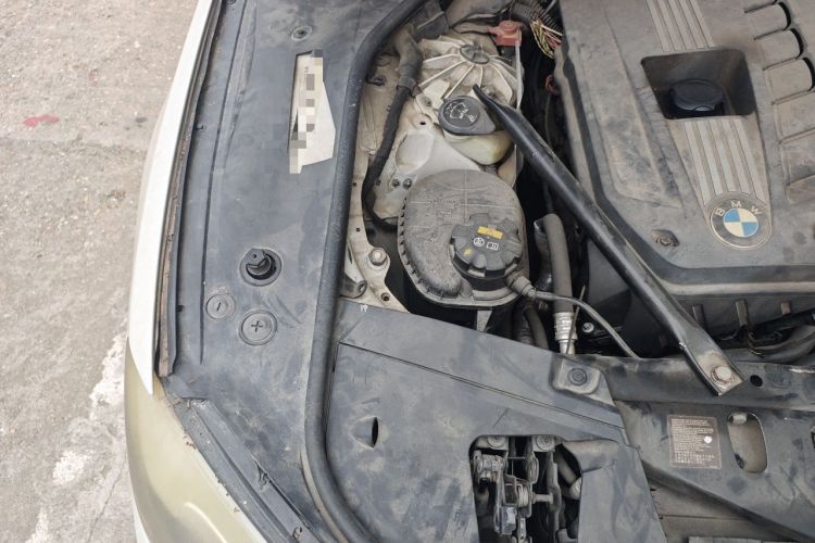 Used BMW 7 Series 2011 730Li Elegant Model Engine Bay Right