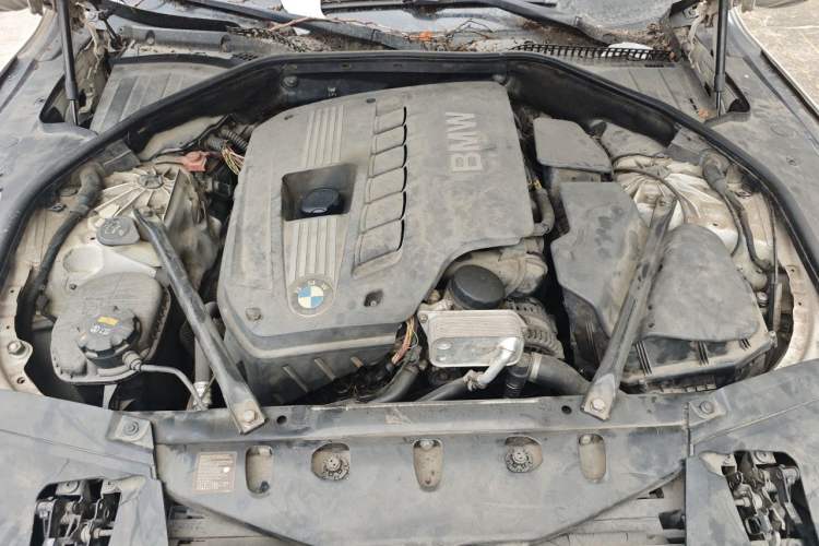 Used BMW 7 Series 2011 730Li Elegant Model Engine Bay