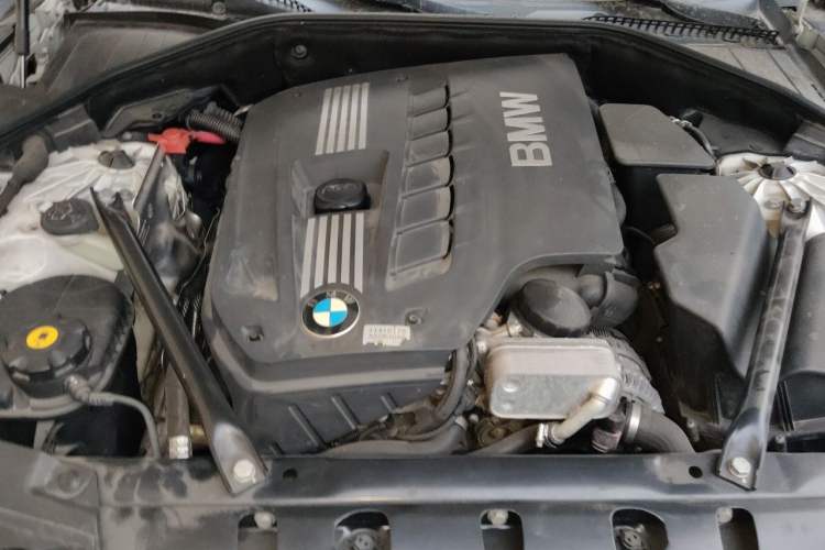 Used BMW 7 Series 2011 730Li Elegant Model Engine Bay