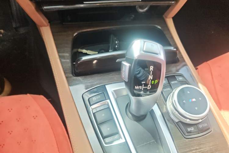 Used BMW 7 Series  Gear Lever