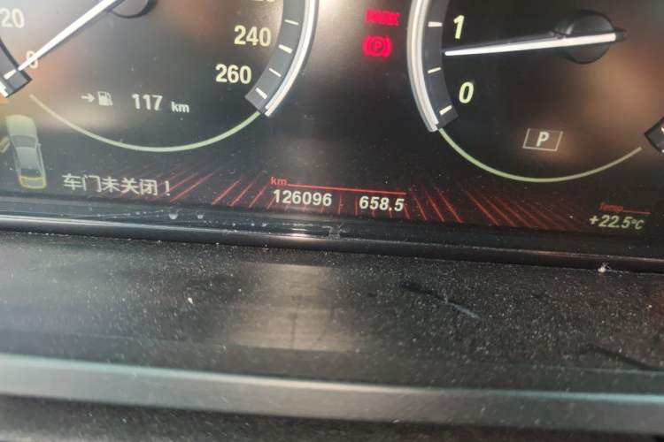Used BMW 7 Series  Odometer Close Up