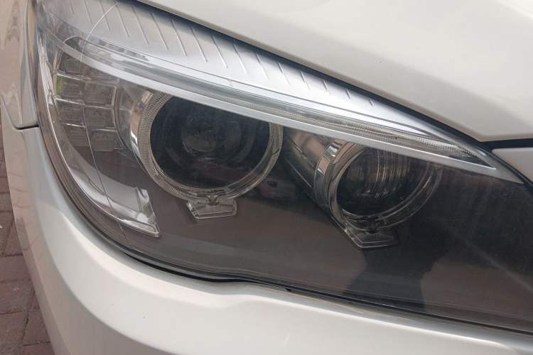 Used BMW 7 Series 2011 730Li Elegant Model Right Front Headlight