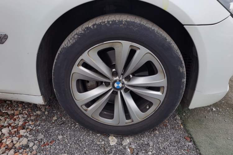Used BMW 7 Series 2011 730Li Elegant Model Right Front Wheel Hub