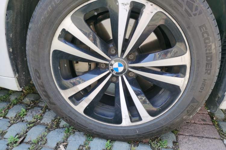 Used BMW 7 Series 2011 730Li Elegant Model Right Front Wheel Hub