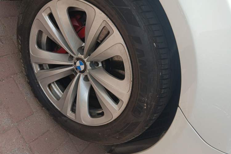 Used BMW 7 Series 2011 730Li Elegant Model Right Front Wheel Hub