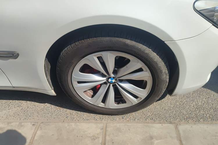 Used BMW 7 Series 2011 730Li Elegant Model Right Front Wheel Hub