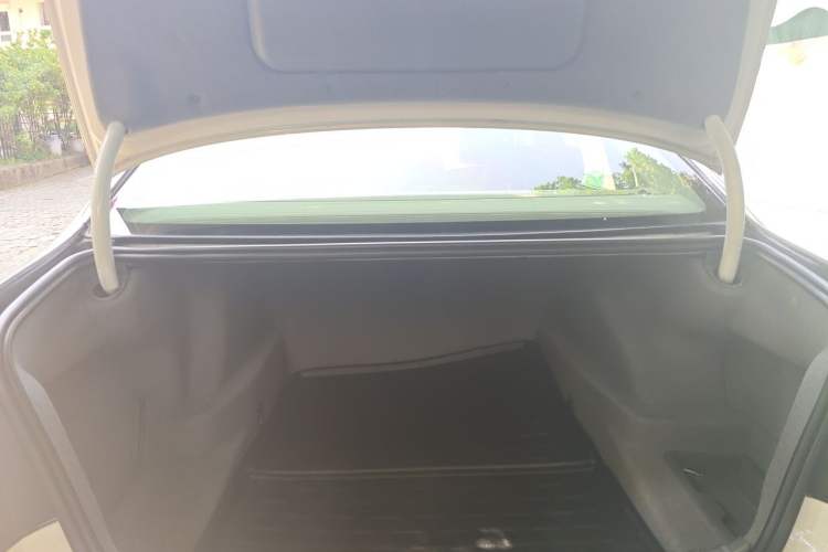 Used BMW 7 Series 2011 730Li Elegant Model Trunk