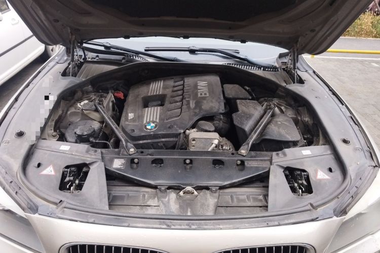 Used BMW 7 Series 2011 730Li Elegant Model Engine Bay