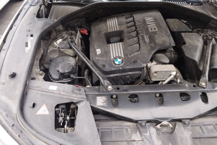 Used BMW 7 Series 2011 730Li Elegant Model Engine Bay Right