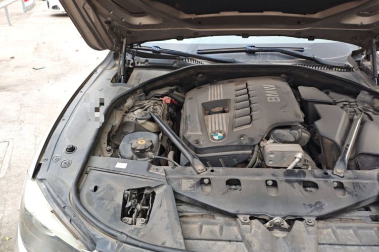 Used BMW 7 Series 2011 730Li Elegant Model Engine Bay Right