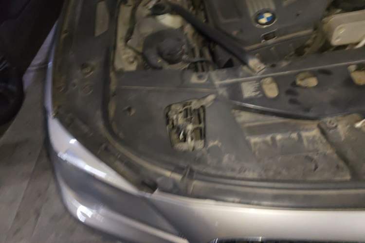 Used BMW 7 Series 2011 730Li Elegant Model Engine Bay Right