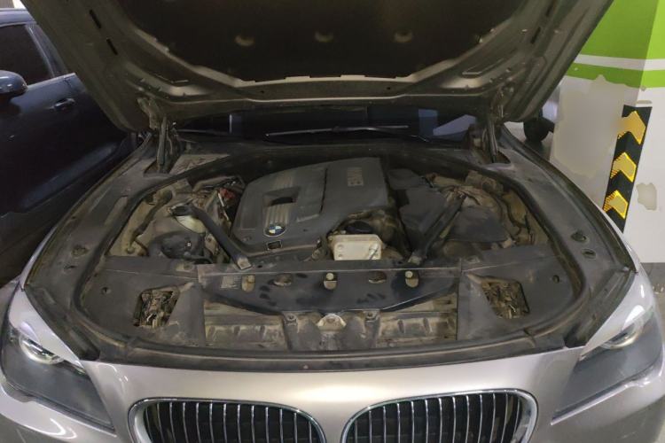 Used BMW 7 Series 2011 730Li Elegant Model Engine Bay