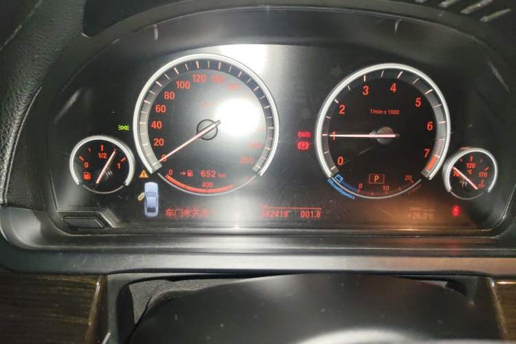 Used BMW 7 Series 2011 730Li Elegant Model Odometer Close Up