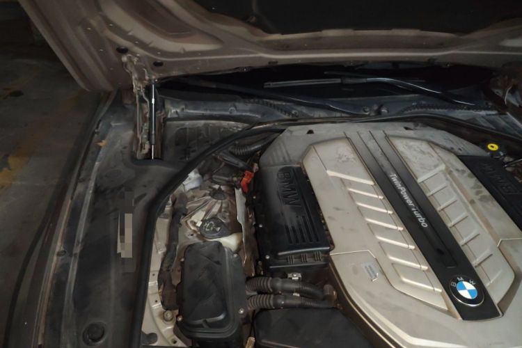 Used BMW 7 Series 2012 760Li 25th Anniversary Limited Edition Engine Bay Right