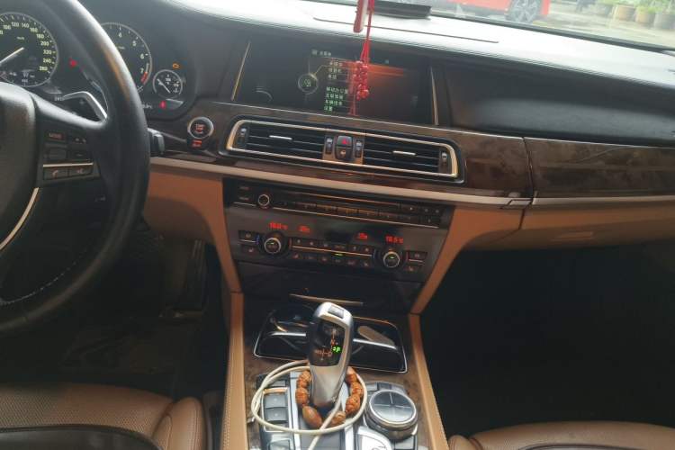 Used BMW 7 Series 2013 750Li xDrive Audio And AC Panel