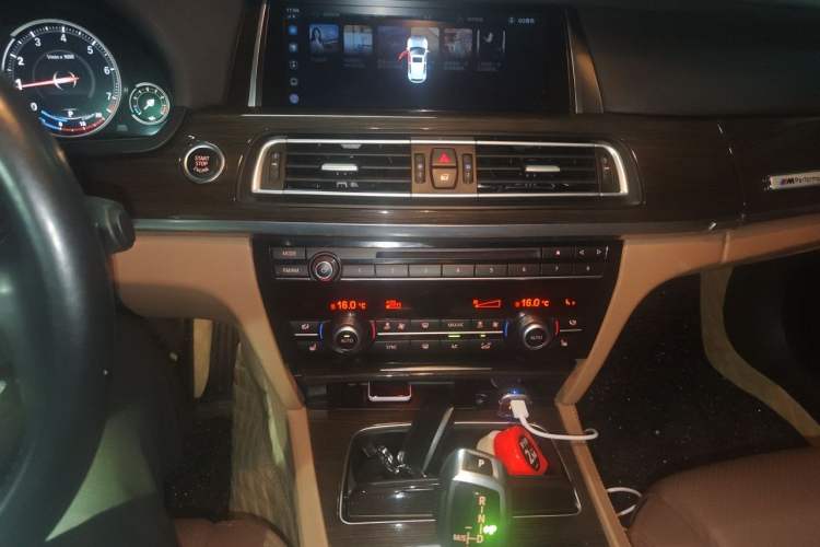 Used BMW 7 Series 2013 730Li Leading Model Audio And AC Panel
