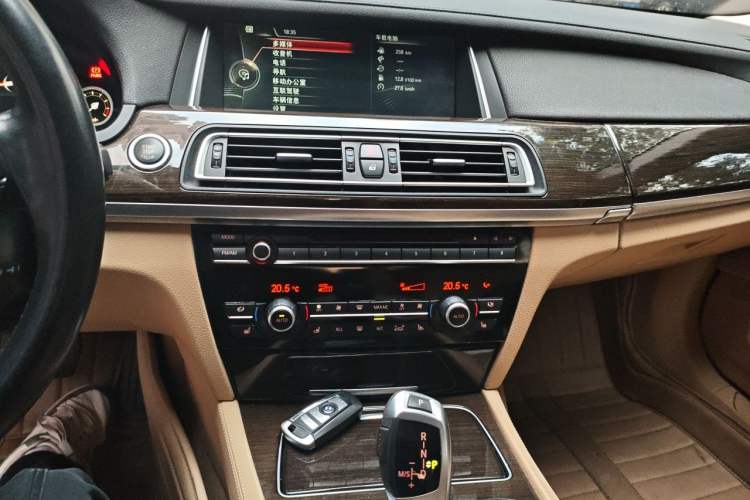 Used BMW 7 Series 2013 730Li Luxury Model Audio And AC Panel