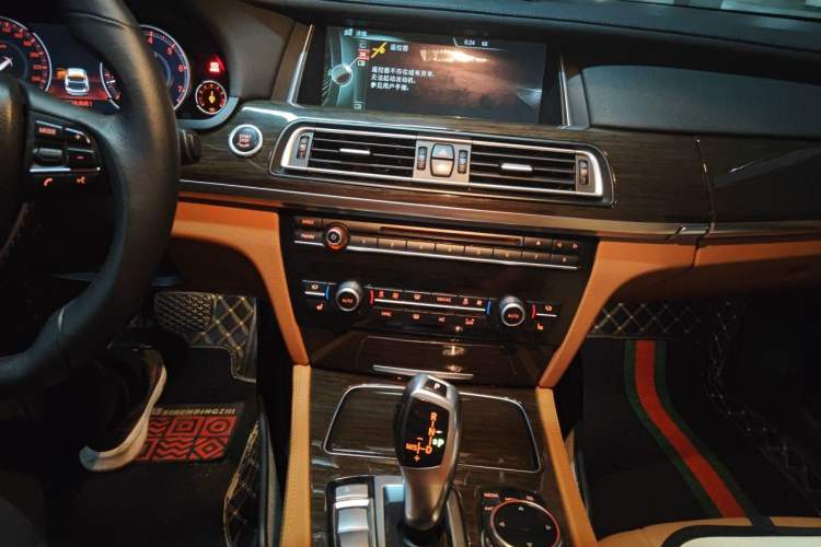 Used BMW 7 Series 2013 730Li Leading Model Audio And AC Panel