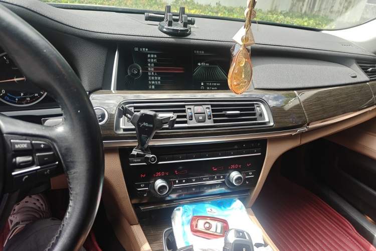 Used BMW 7 Series 2013 730Li Leading Model Audio And AC Panel