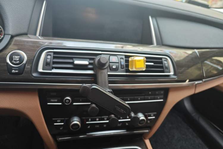 Used BMW 7 Series 2013 740Li Luxury Model Audio And AC Panel