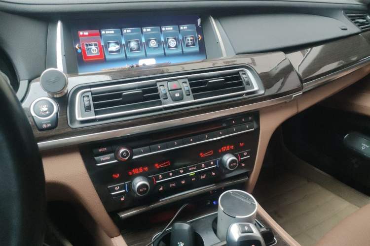 Used BMW 7 Series 2013 740Li xDrive Audio And AC Panel