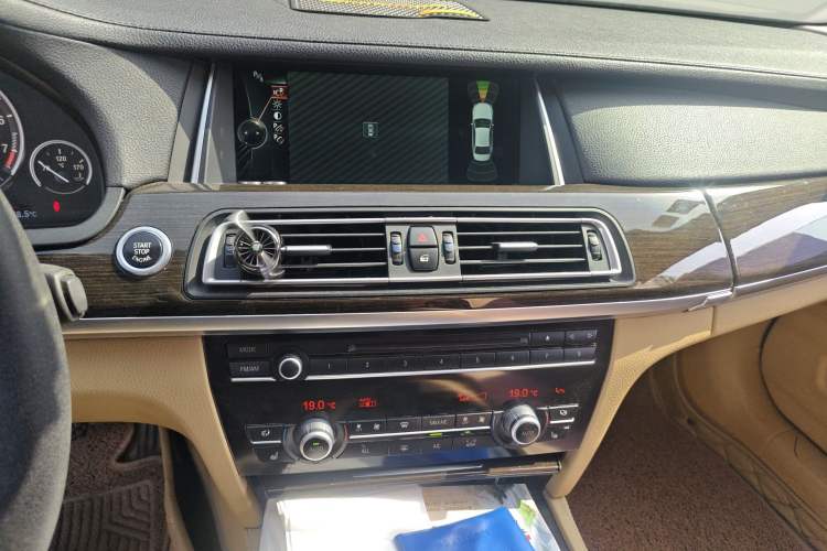 Used BMW 7 Series 2013 730Li Leading Model Audio And AC Panel
