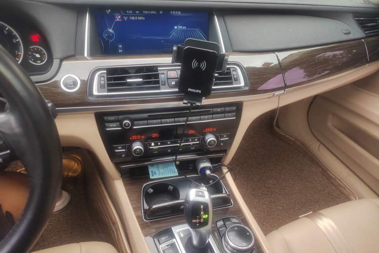 Used BMW 7 Series 2013 730Li Luxury Model Audio And AC Panel