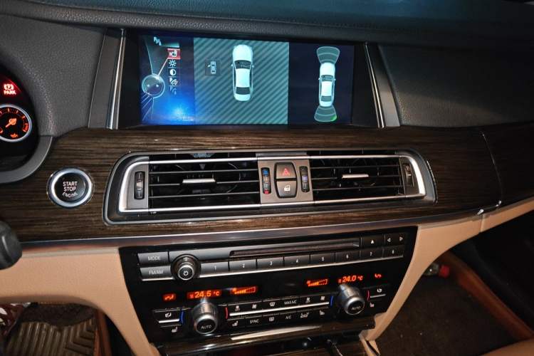 Used BMW 7 Series 2013 730Li Luxury Model Audio And AC Panel