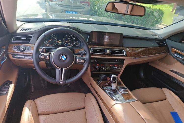 Used BMW 7 Series 2013 740Li Luxury Model Center Console