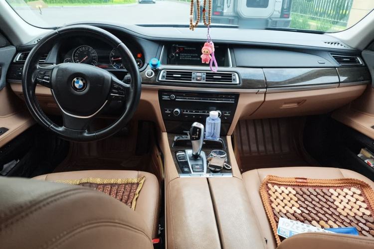 Used BMW 7 Series 2013 730Li Leading Model Center Console