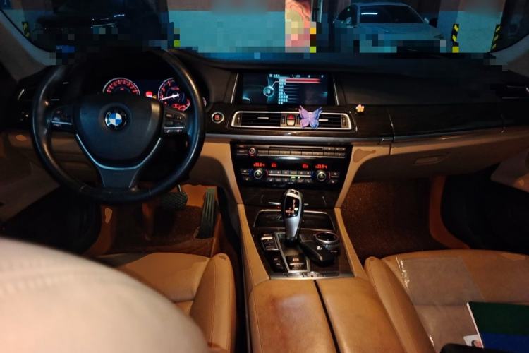 Used BMW 7 Series 2013 730Li Luxury Model Center Console