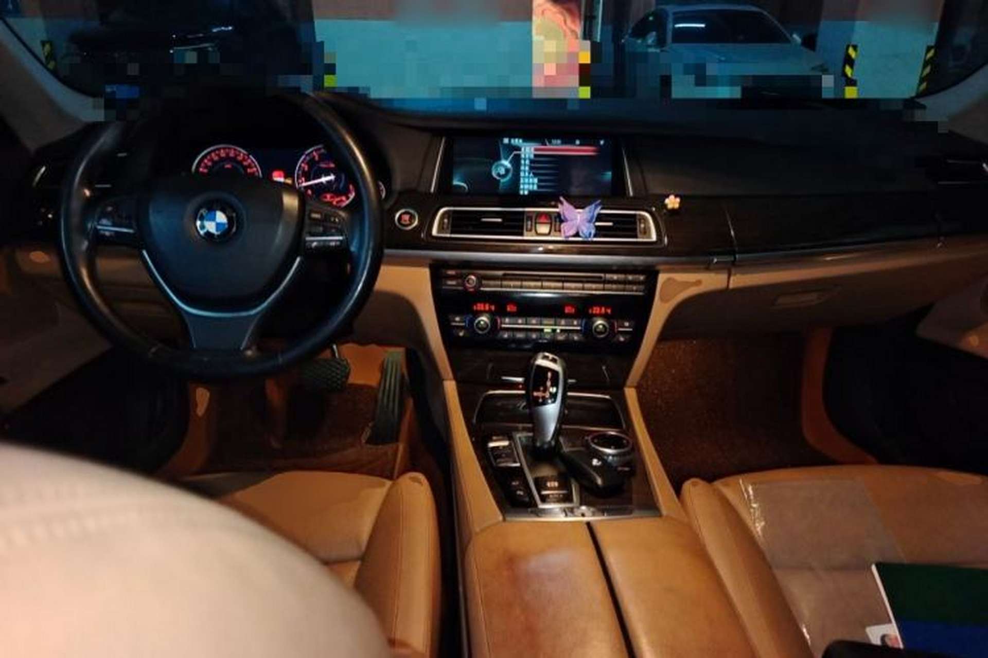 Used BMW 7 Series 2013 730Li Luxury Model Center Console
