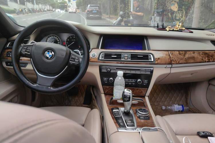 Used BMW 7 Series 2013 740Li Hybrid Edition Center Console