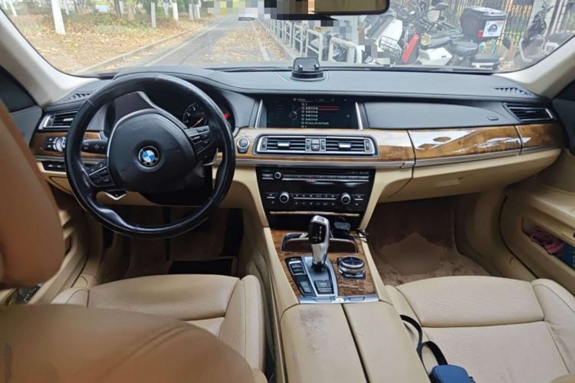 Used BMW 7 Series 2013 740Li Luxury Model Center Console