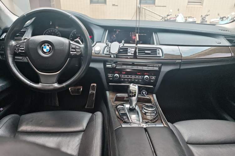 Used BMW 7 Series 2013 740Li xDrive Center Console