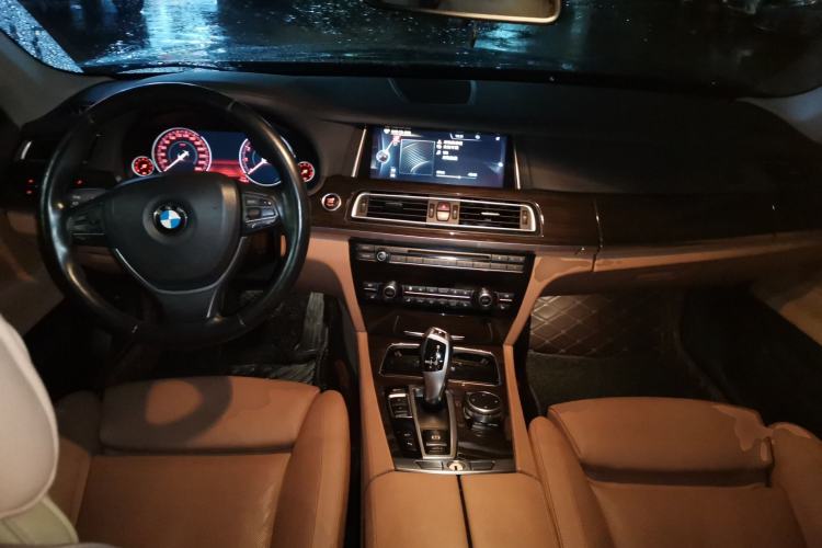 Used BMW 7 Series 2013 730Li Luxury Model Center Console