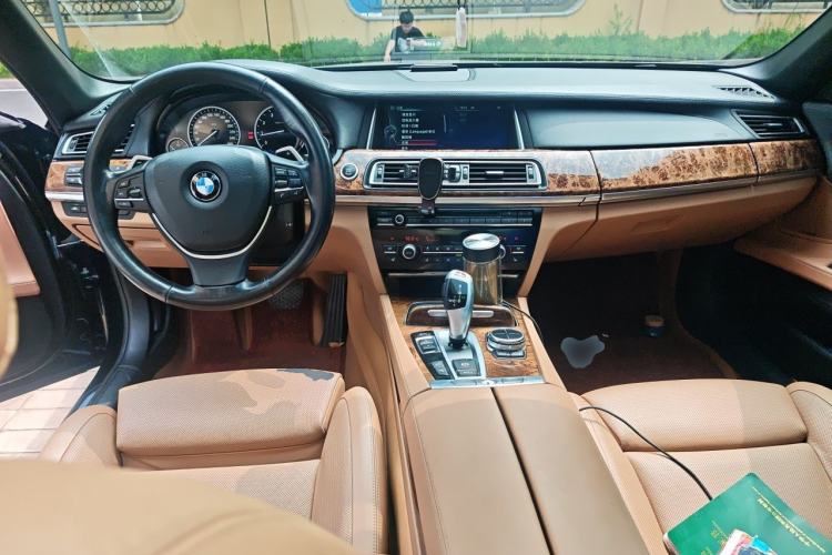 Used BMW 7 Series 2013 740Li Hybrid Edition Center Console