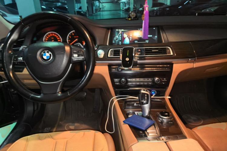 Used BMW 7 Series 2013 740Li Luxury Model Center Console