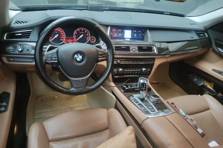 Used BMW 7 Series 2013 740Li xDrive Center Console