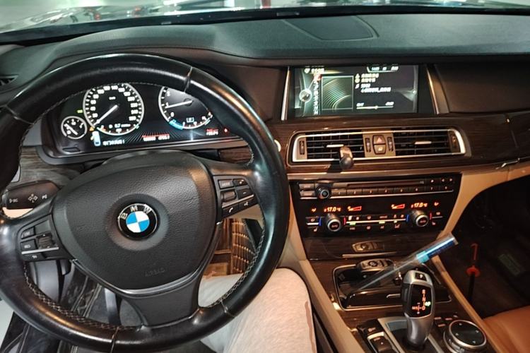 Used BMW 7 Series 2013 730Li Leading Model Center Console