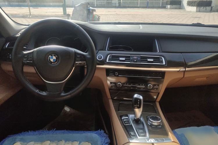 Used BMW 7 Series 2013 730Li Leading Model Center Console