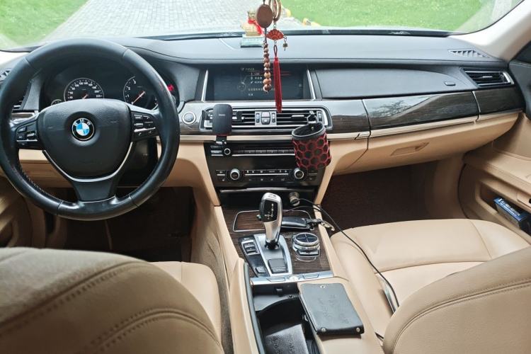 Used BMW 7 Series 2013 730Li Leading Model Center Console