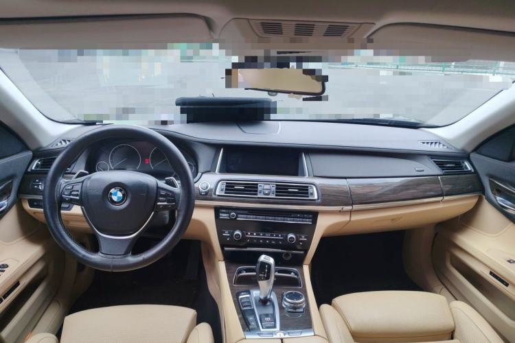 Used BMW 7 Series 2013 740Li Leading Model Center Console