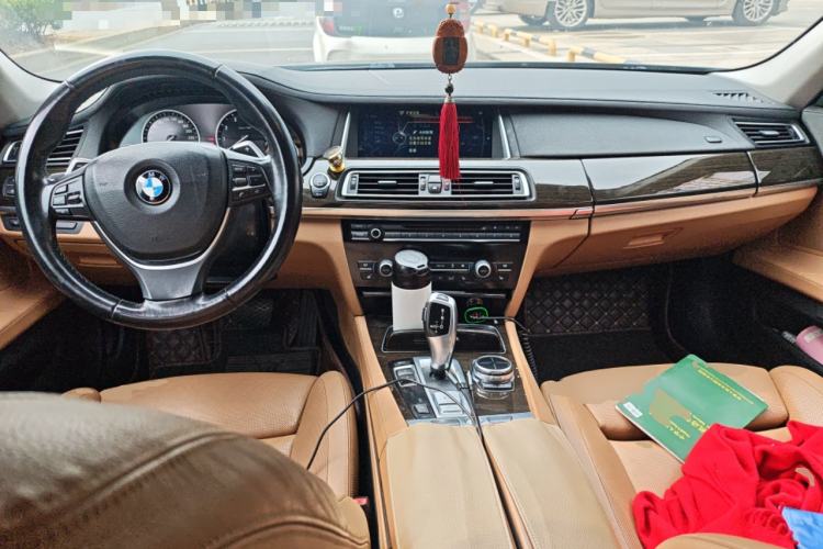 Used BMW 7 Series 2013 740Li Leading Model Center Console