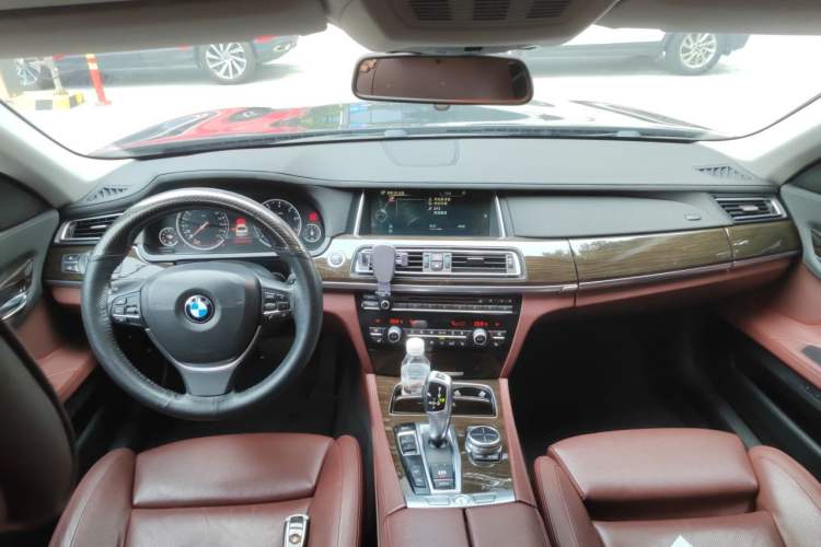 Used BMW 7 Series 2013 730Li Luxury Model Center Console