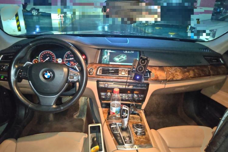 Used BMW 7 Series 2013 740Li Luxury Model Center Console